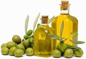 photo-of-fresh-olives-and-olive-oil.jpg